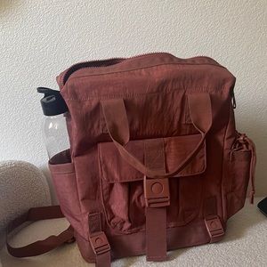 Tommy Bahamas crossbody/backpack..